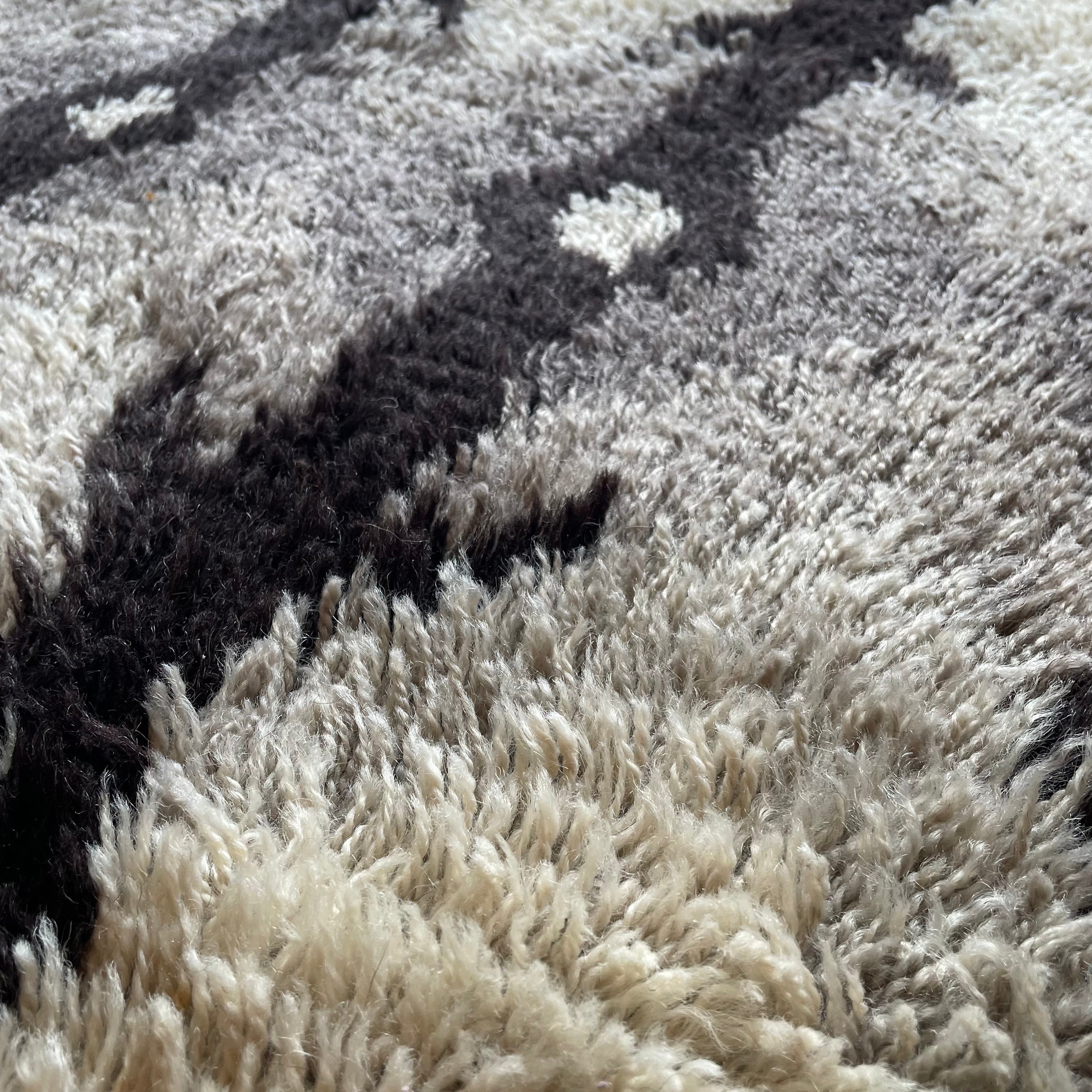 4’3” x 7” Vintage 1970’s Rya Rug