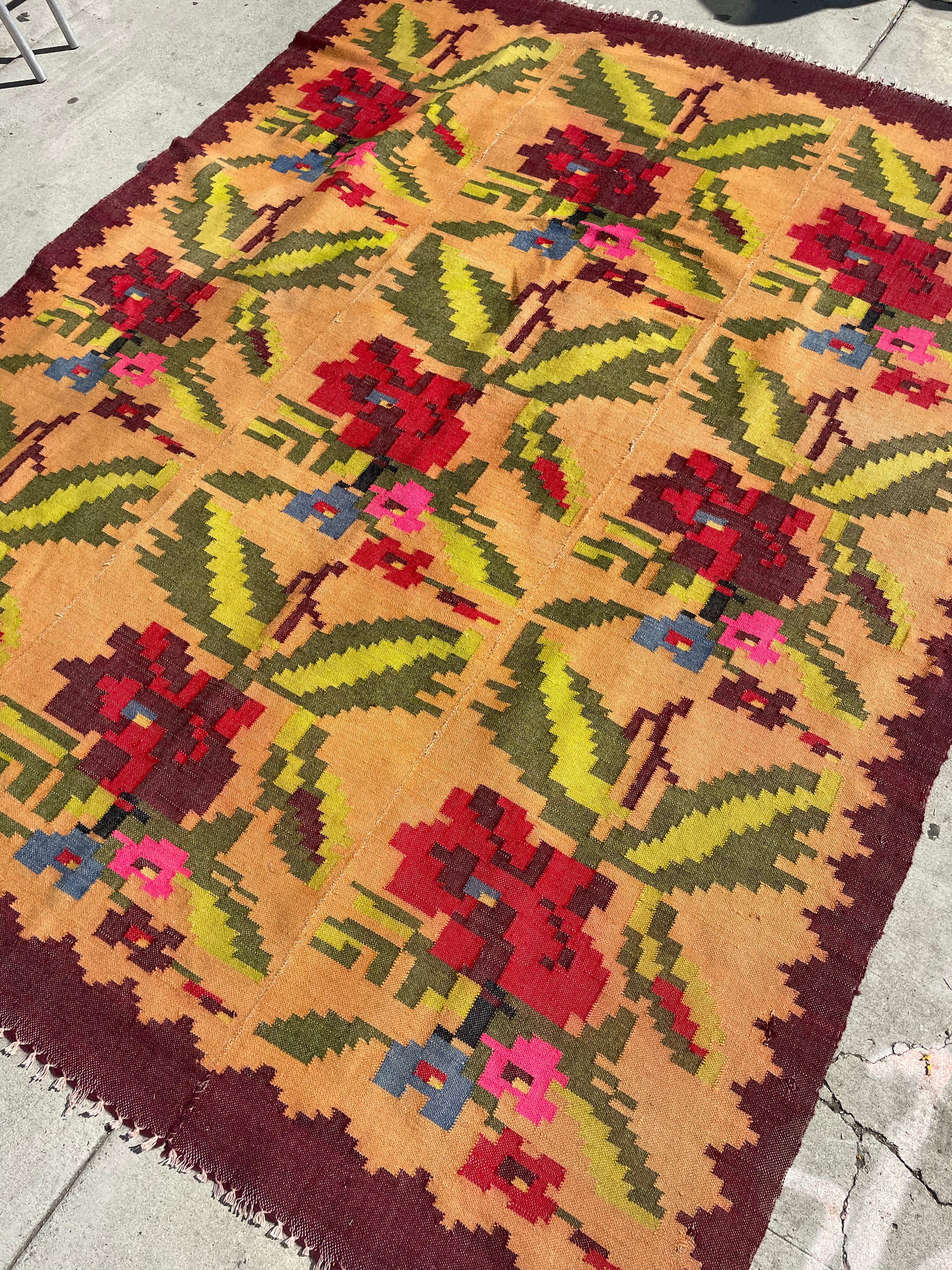 Vintage Peruvian Kilim Rug - 6'3" x 7'9"