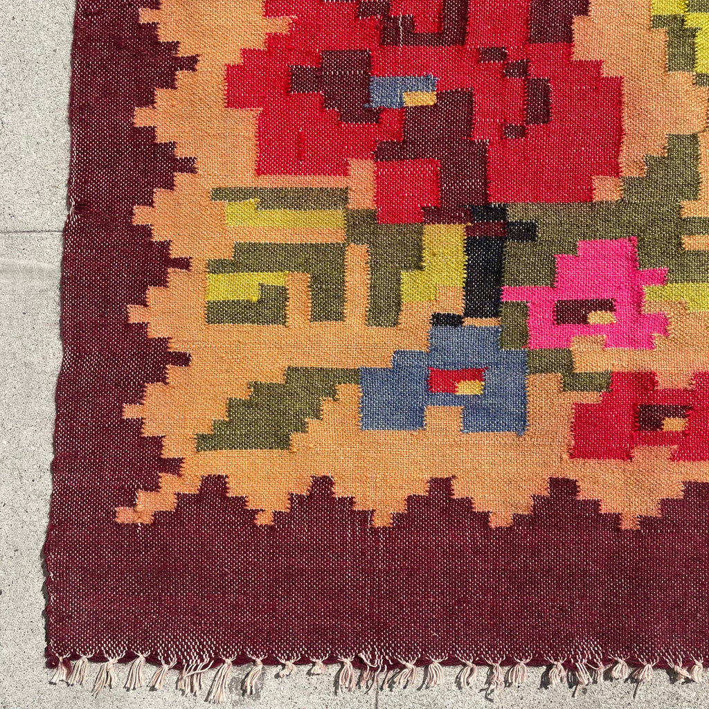 Vintage Peruvian Kilim Rug - 6'3" x 7'9"