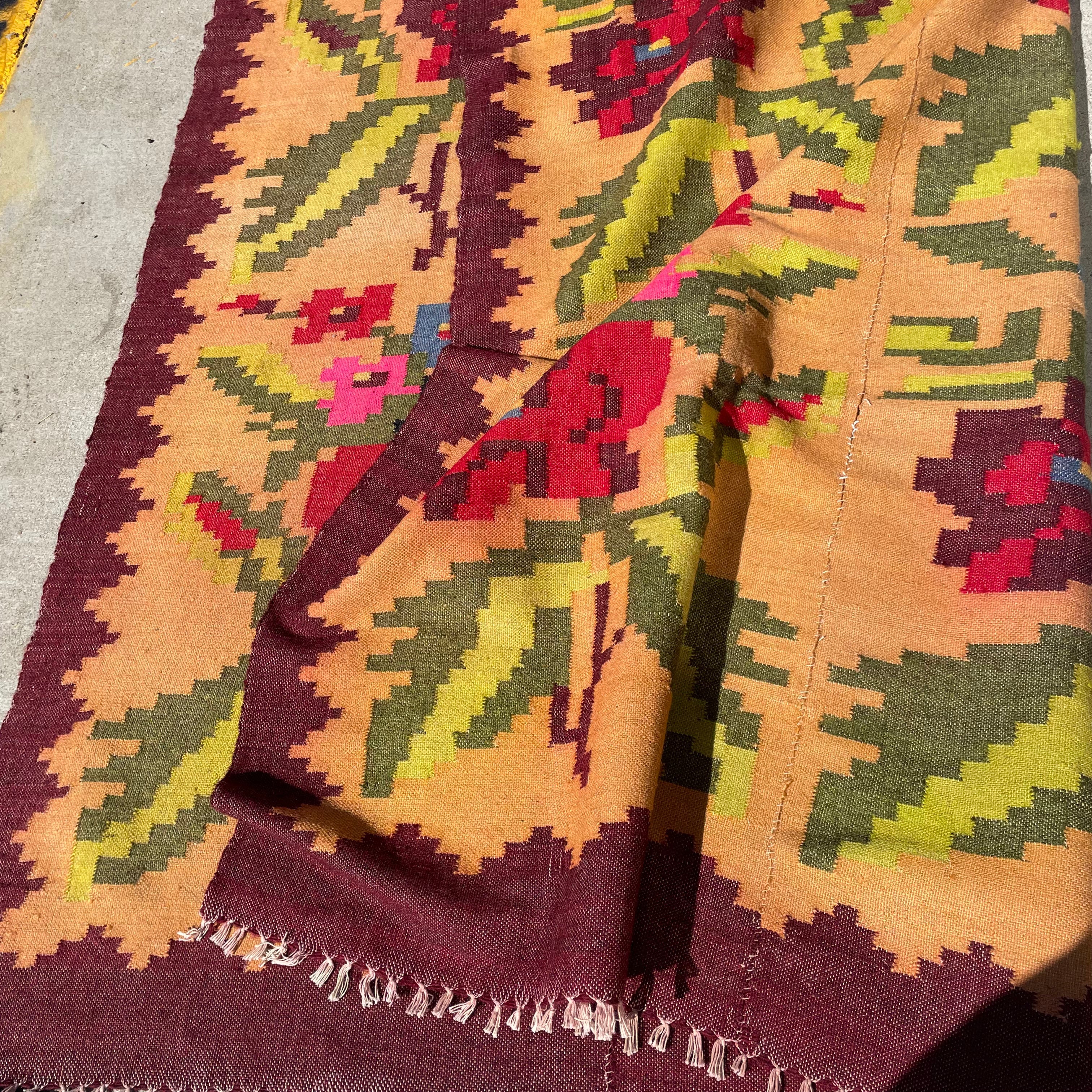 Vintage Peruvian Kilim Rug - 6'3" x 7'9"