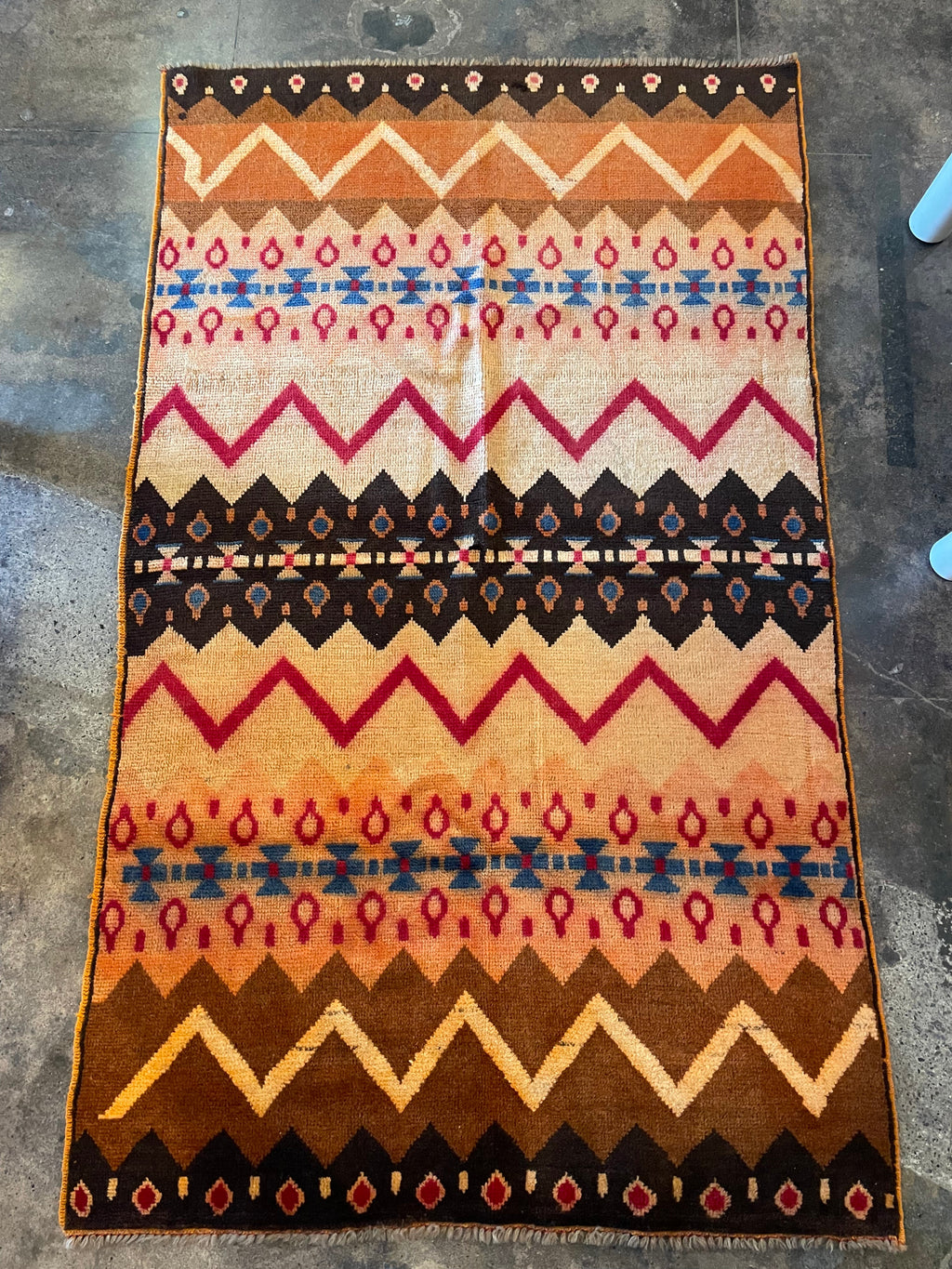 3'10" x 6'4" Vintage Turkish Rug