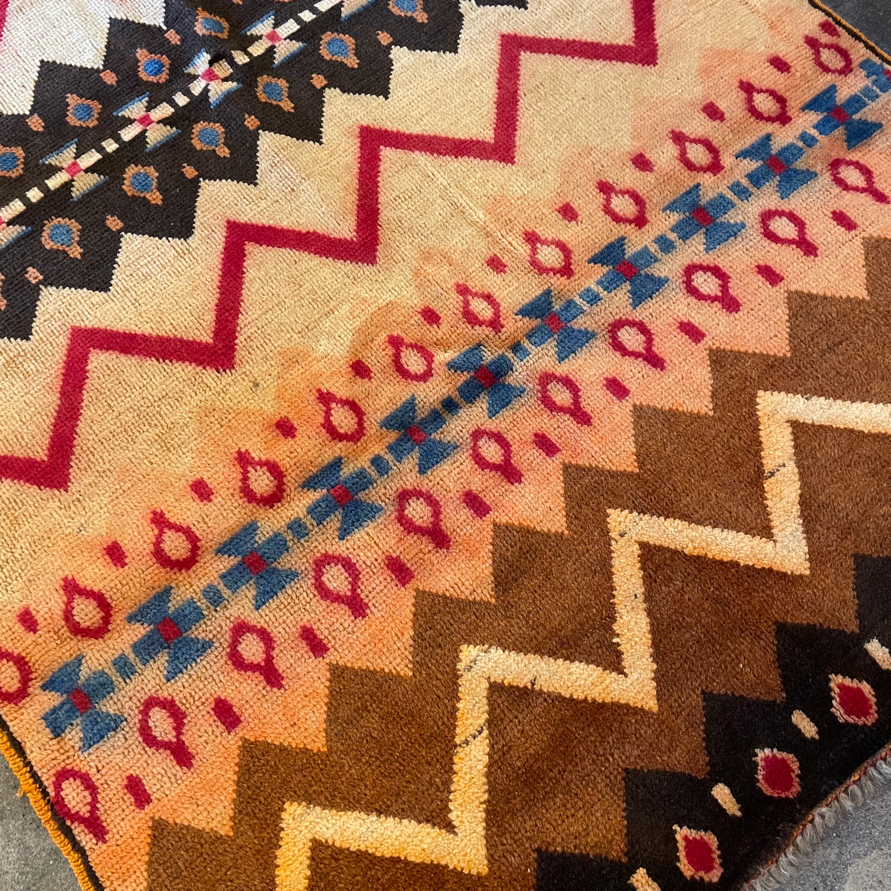 3'10" x 6'4" Vintage Turkish Rug